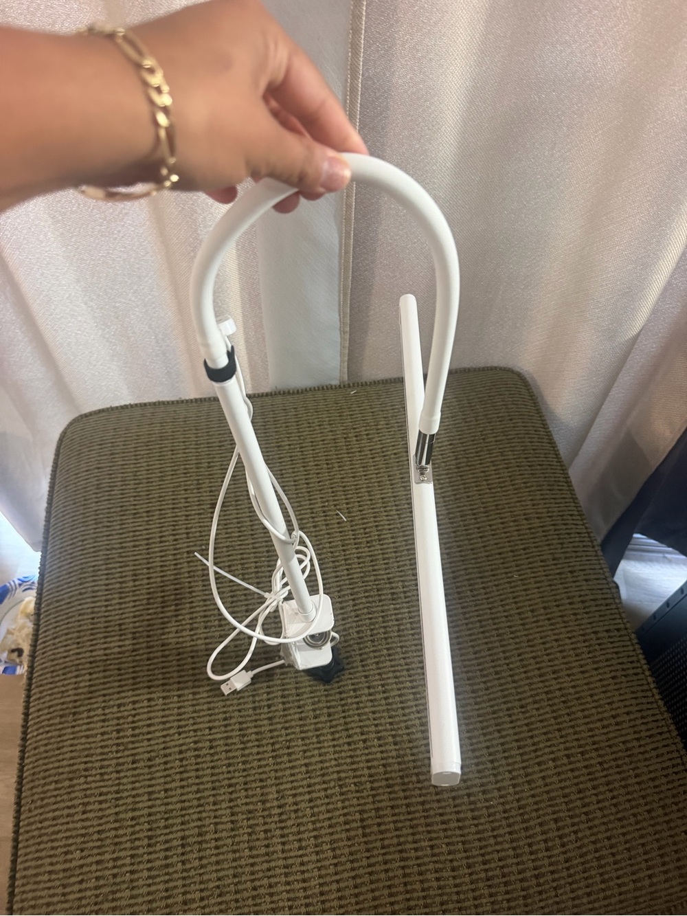 White USB Clip-On LED Desk Lamp - Compact Flexible Light
